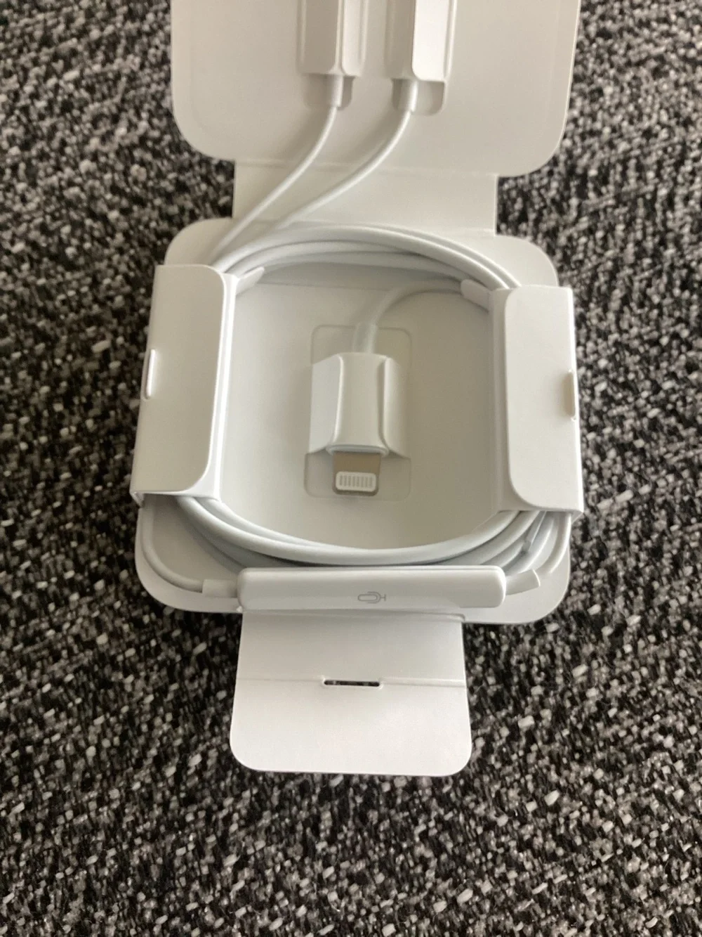 Apple iPhone Wired Earbuds with Lightning Connection + Apple Stickers - New!